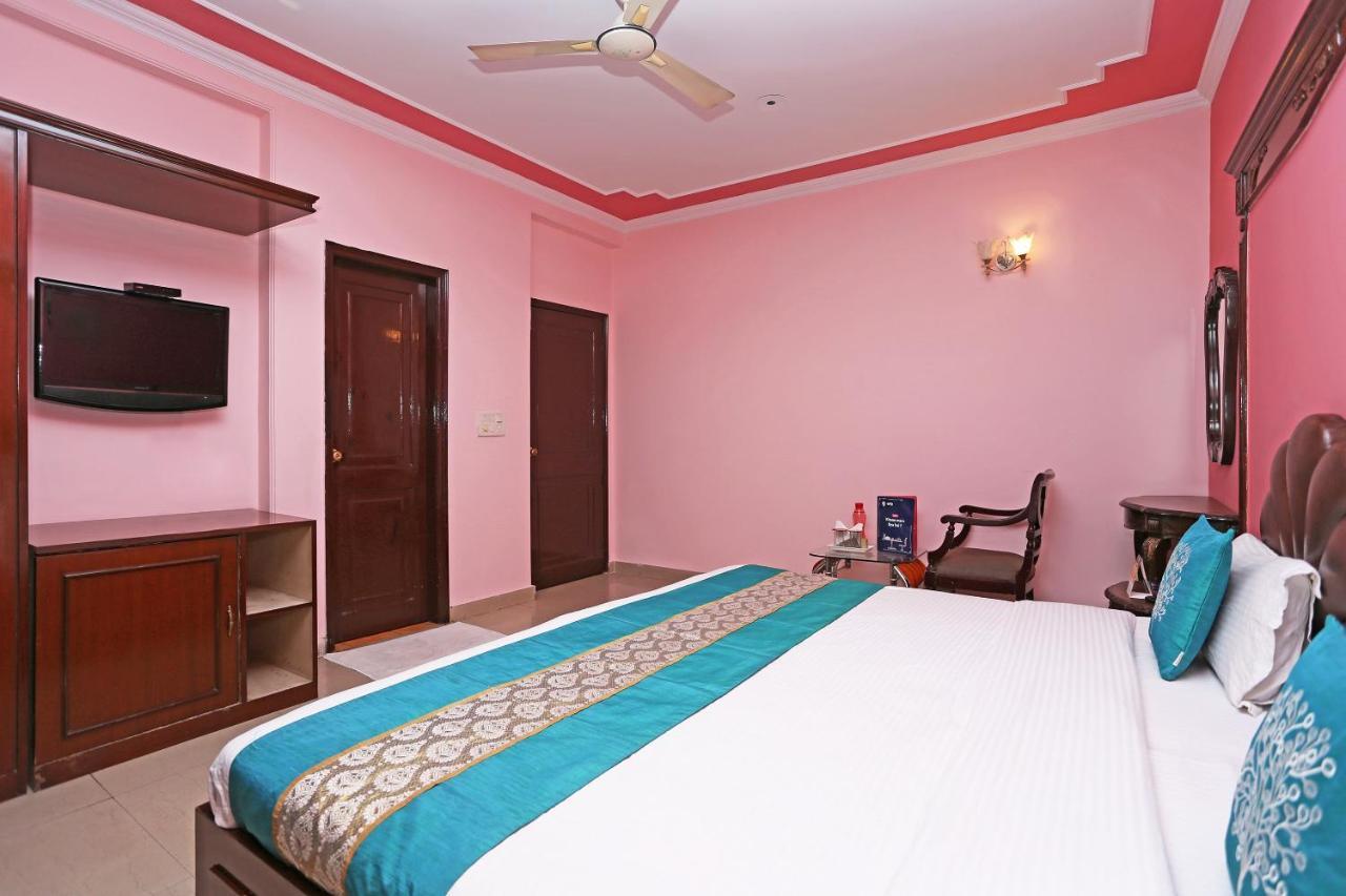 Oyo Near Mg Road Near Aravali Biodiversity Park Gurgaon Buitenkant foto