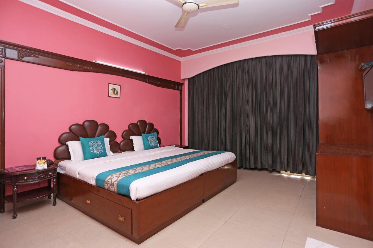 Oyo Near Mg Road Near Aravali Biodiversity Park Gurgaon Buitenkant foto