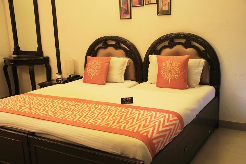 Oyo Near Mg Road Near Aravali Biodiversity Park Gurgaon Buitenkant foto