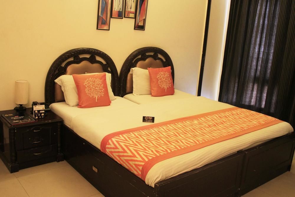 Oyo Near Mg Road Near Aravali Biodiversity Park Gurgaon Buitenkant foto